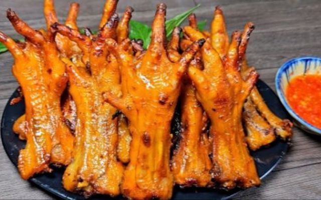 Chân Gà Vú Heo Nướng & Ếch Chiên Giòn - 8 NGON - Mễ Cốc