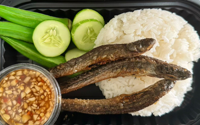 Tiệm Cơm Khô Chiên Miền Tây