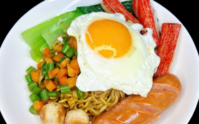 Nhà Quýt - Mì Trộn & Sụn Gà - Đường Số 49