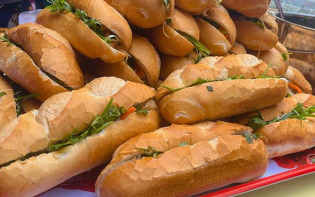 BÁNH MÌ & BÁNH XÈO THANH THIÊN - 219/37 PHẠM NGŨ LÃO