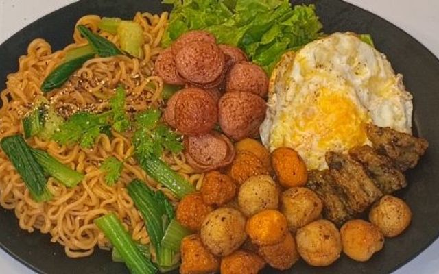 Thằng Bờm Ăn Vặt - Panna Cotta, Mì Trộn & Cá Viên Chiên - Hẻm 548 Đường 3/2