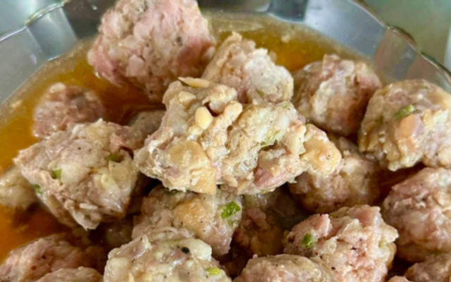 Bánh Mì Xíu Mại & Gà Xé - 115/7 Lê Lợi