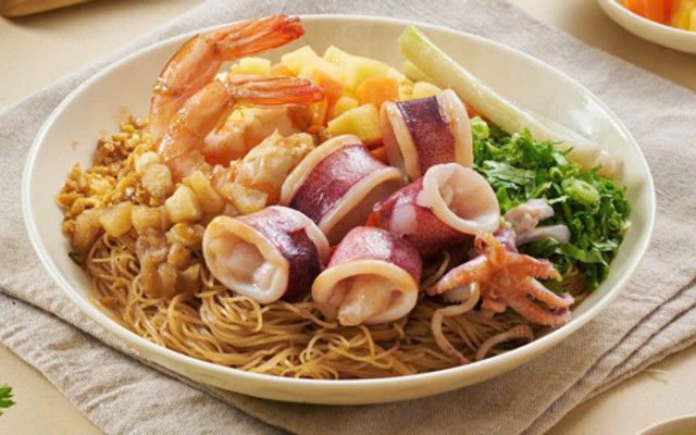 HỦ TIẾU MỰC ÔNG GIÀ CALI - Mã Lò