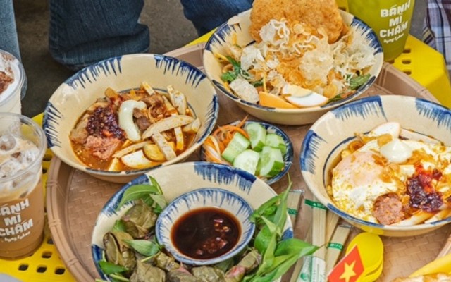 Bánh Mì Chấm Hung Tubes - Hai Bà Trưng