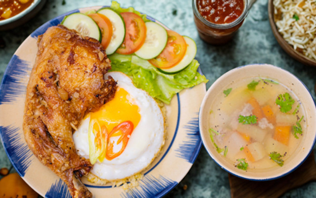 Cơm Gà Tẩm Mạch Nha - ChạmS