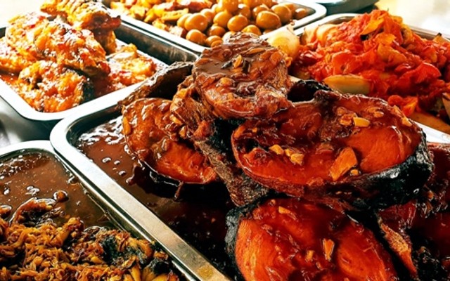 Cơm Quốc - Cơm Bình Dân & Cơm Văn Phòng - Nguyễn Ái Quốc