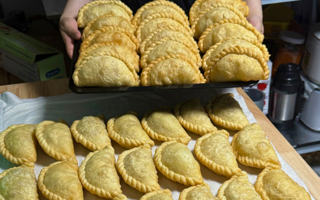 Cửa Tiệm Nhỏ Vân Anh - Bánh - Phạm Hồng Thái