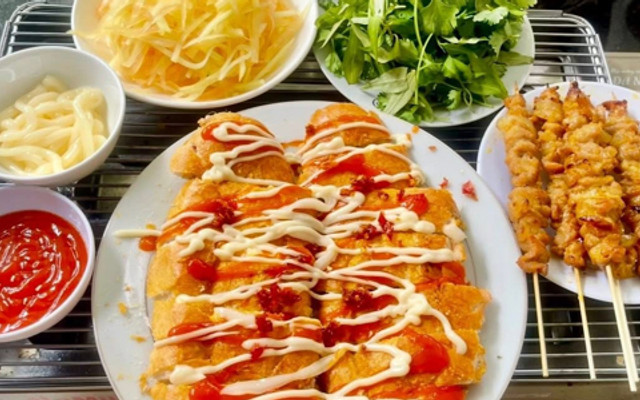 368 BÁNH MÌ NƯỚNG - Ăn Vặt - Cách Mạng Tháng Tám