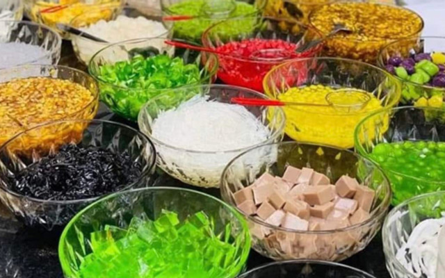 Bánh Xèo, Chè & Đồ Ăn Vặt - 28 Kẻ Vẽ