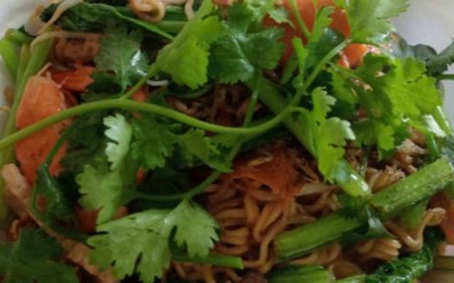 BÉ BỰ - Mì, Nui & Hủ Tiếu Xào Hải Sản - Huỳnh Tấn Phát