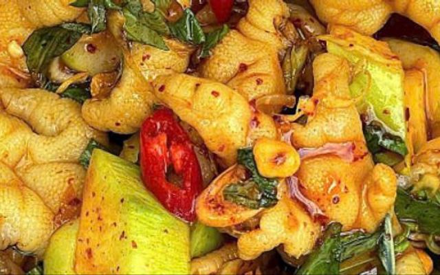 ĂN VẶT 3 CHỊ EM - CHÂN GÀ SỐT THÁI, TRỨNG NON & CÁ VIÊN - HUỲNH TẤN PHÁT