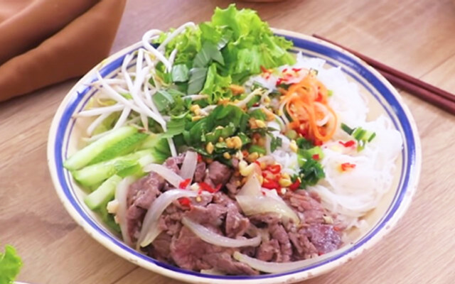 Quán 83 - Bún Thịt Xào, Bún Nước Tương & Mì Nui Xào