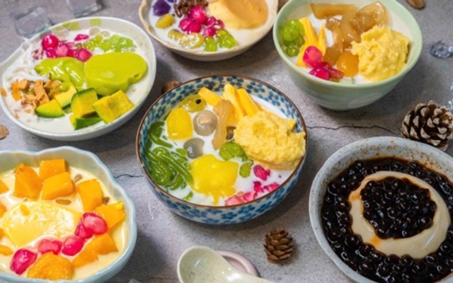 Hương Chè - Chè Hiện Đại, Chè Bơ & Chè Dừa Non - Số 737 Phan Văn Trị