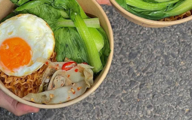 Giang Ký Mỳ Trộn Indomie Chợ Long Châu - 18 Nguyễn Huệ