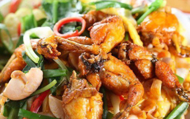 VUA LẨU ẾCH - Lĩnh Nam