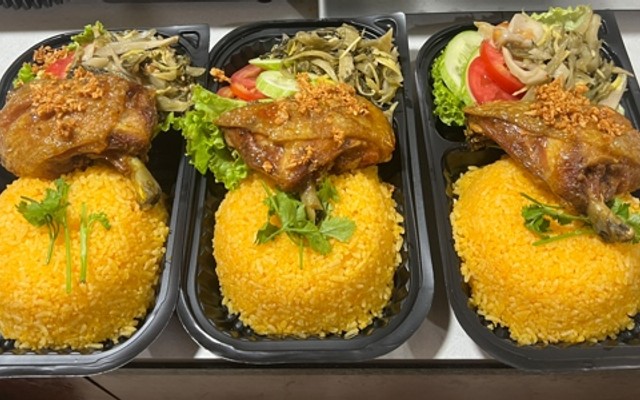 Tiệm Nước Ép & Cơm Gà Mr Trum