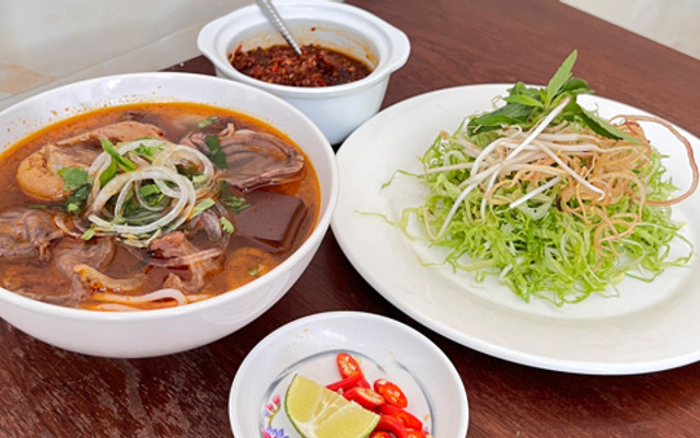 O Xuân - Bún Bò Huế & Bò Kho