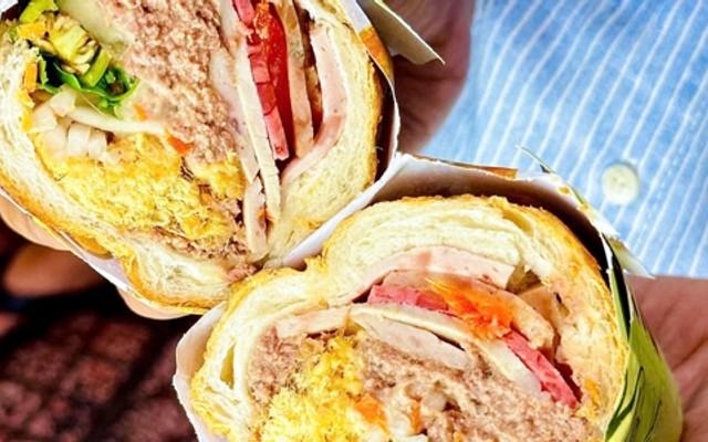 Bánh Mì Tiệm Nhà Lúa - Bánh Mì Pate & Pate - Lê Văn Sỹ