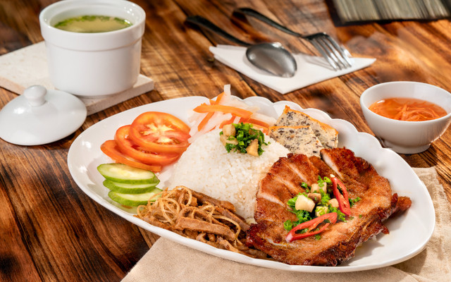 Huế Kitchen - Quốc Hương