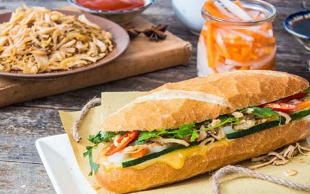 Bánh Mì Que Bé Bom - Bánh Mì, Bánh Mì Que & Mì Xào - Trần Phú