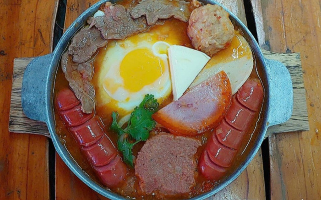 Quán Cô Tú - Bánh Mì Chảo & Mì Ý