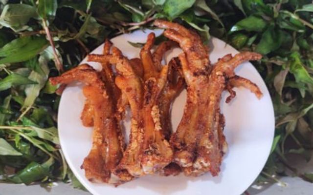 Chân Gà Nướng, Ốc & Hải Sản - 103 Đinh Tiên Hoàng