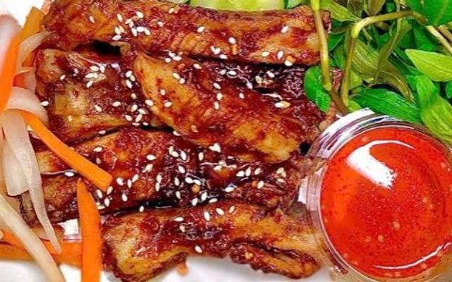 Gà Quay Ba Ngon - Gà Quay, Cơm Lam & Bánh Bao - Lê Văn Lương