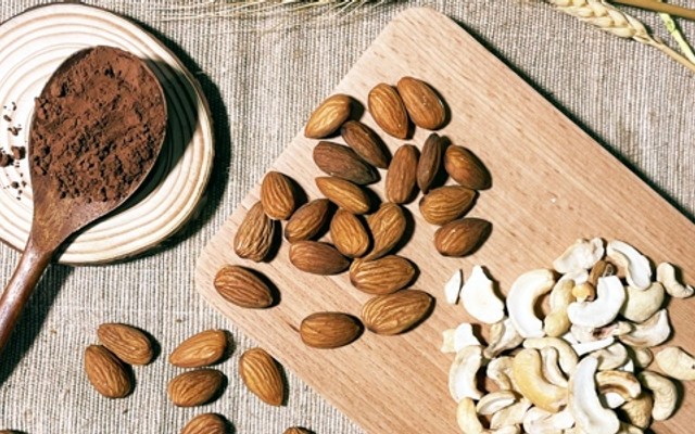 Love Nuts Milk - Sữa Hạt Mix Matcha & Cacao - Huỳnh Tấn Phát