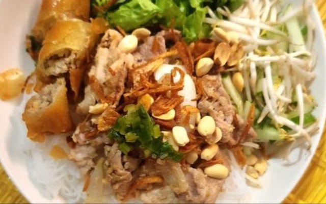 Chang Chang Bún Thịt Xào Chả Giò Hóc Môn - Chợ Trung Chánh