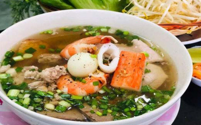 Nước Ép, Hủ Tiếu & Bánh Canh - Lê Duẩn