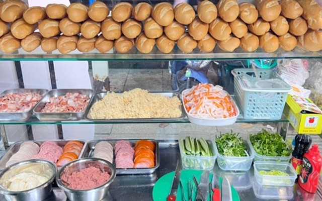 Minh Lâm - Bánh Mì Sài Gòn, Trà Tắc & Trà Đào