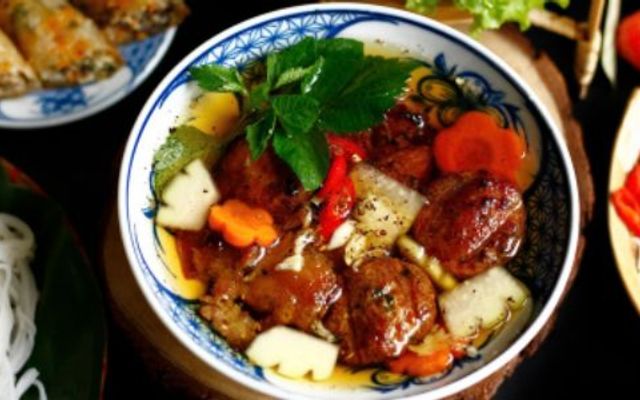 PHỞ THÙY - PHỞ BÒ, PHỞ GÀ & BÚN CHẢ HÀ NỘI - 16 LÊ QUANG HÒA