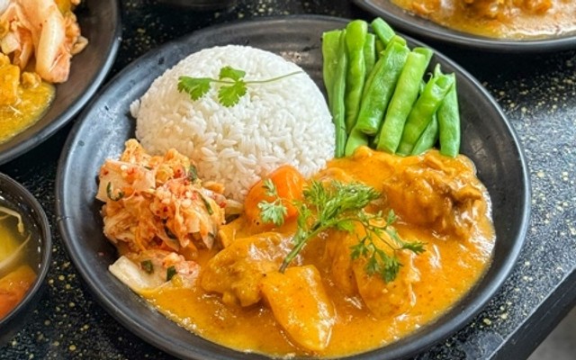 Mabro Eating - Nguyễn Hiền