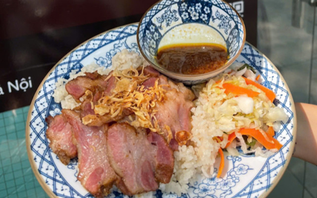 Cơm Nhà - Cơm & Mì Gà Xá Xíu - Việt Hưng