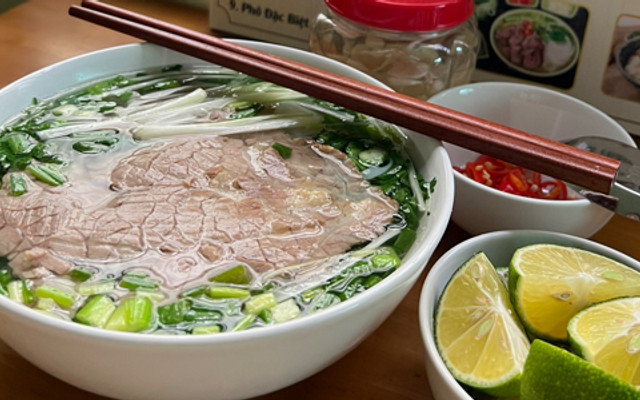 Phở Cổ Nhân (Cô Bông Cổ Nhân) - Hương Vị Phố Cổ Hà Nội