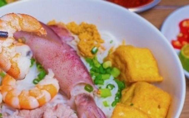 Quán Bún Cô Huệ - Bún Chả Cá Mực - Ỷ Lan Nguyên Phi