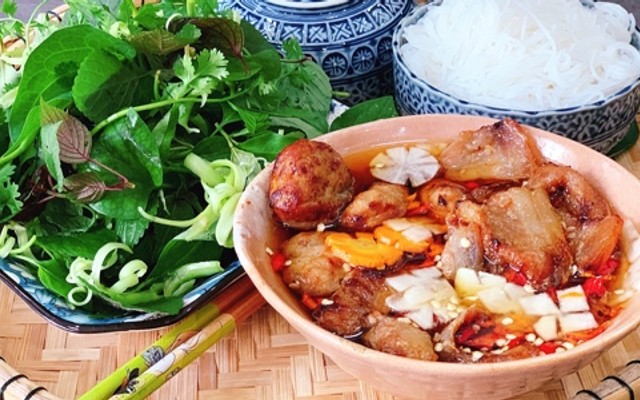 Liên Huyền - Bún Chả & Bún Trộn - 219 Phúc Tân