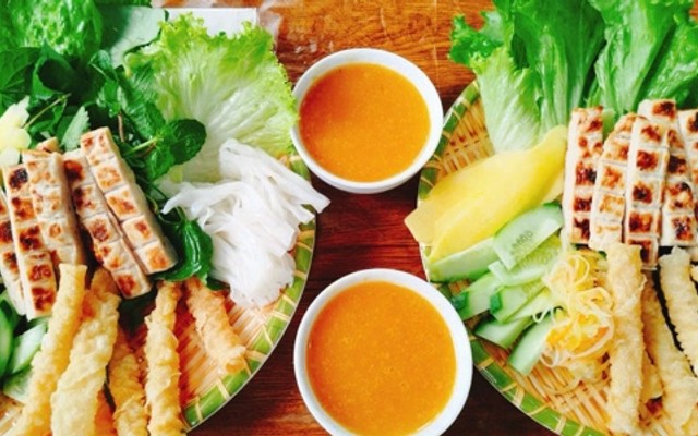 Nem Nướng Nha Trang & Chân Gà Sả Ớt Mộc Quán - Vạn Phúc