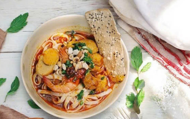 Cô Đông Quán - Mì Quảng & Cà Ri