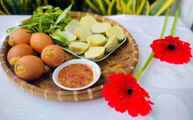 Cô 2 Trứng - Hột Gà Nướng Phô Mai & Hồng Trà Đá Me