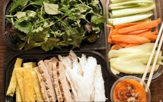 Nem Nướng Bánh Mì Cô Huệ - Nhân Hòa