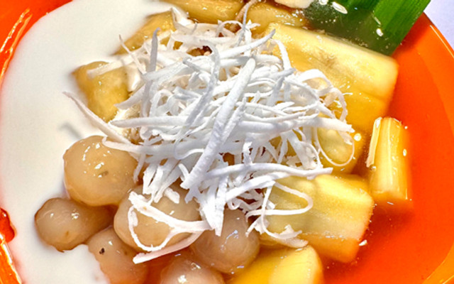 Bếp Ăn Quỳnh Nhi - Chè Sắn & Bánh Gối - Ngõ Gốc Đề