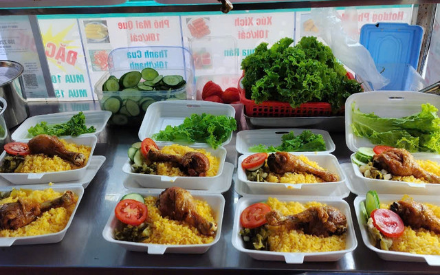 Cơm Gà Chang Tròn Bàu Cát 4 - Ba Vân