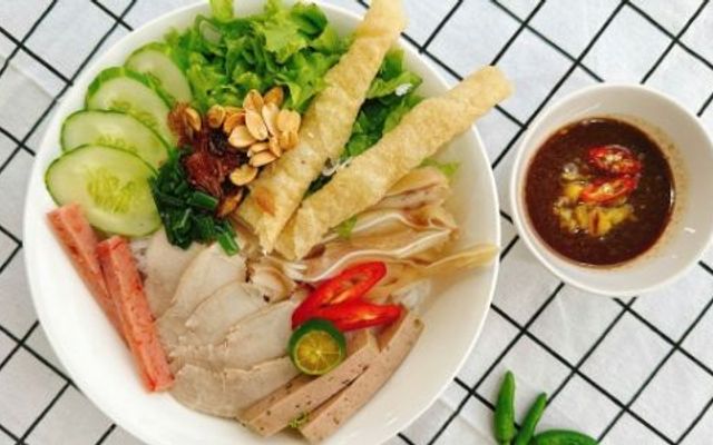 Tiệm Ăn Má Thúy - Bún Mắm Nêm, Bánh Cuốn Bình Định & Bún Thịt Nướng - Phạm Văn Đồng