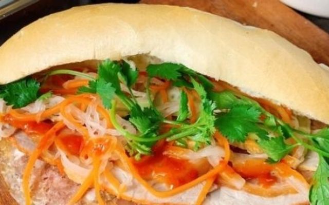 Bánh Mì Pate Full Topping - Bánh Bao Tươi Nhà Làm - Thành Công