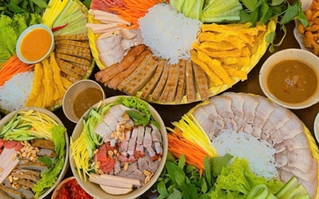 Bún Mắm Nêm, Nem Nướng & Trà Sữa - Chú Đào Lochi - Lê Văn Lương