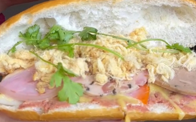Bánh Mì Bơ Trứng -  Minh Châu