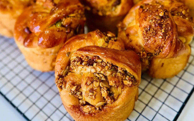 Tiệm Bánh Madame Chi Pastry House - Bánh Ngọt & Healthy - Cách Mạng Tháng Tám