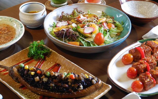 OM VEGAN BISTRO - Ẩm Thực Thuần Chay - 2A Trần Nguyên Đán