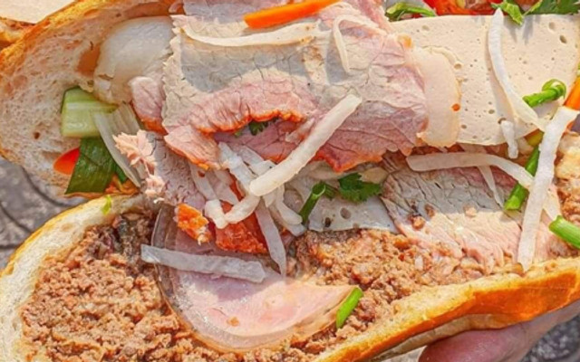 Bánh Mì & Cafe Nhà Muối